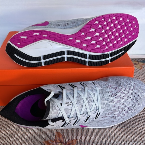 NIKE Men’s AIR ZOOM PEGASUS 36
PURE PLATINUM / HYPER VIOLET
Sneakers Athletic - Picture 4 of 16